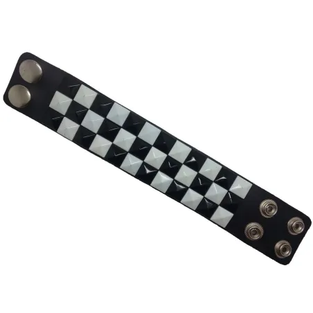 BD001 / Pyramides