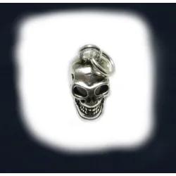 pendentif en argent pas cher ,joli petit crâne.-bijouxbijoux.ch