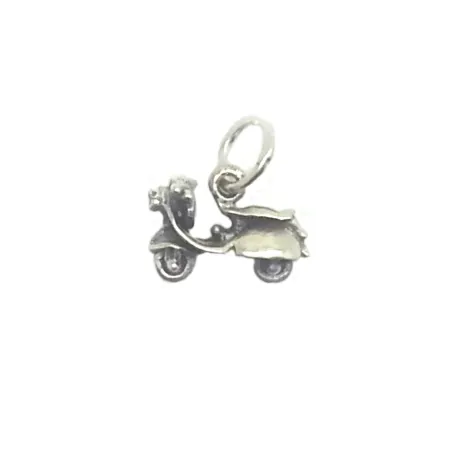 pendentif en argent , joli petit scooter pour 15 frs.-bijouxbijoux.ch