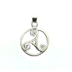 pendentif en argent massif " triskel" pour 29 francs .-bijouxbijoux.ch 
