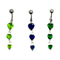 piercing de nombril avec trois coeurs de cristal de couleur à un super bon prix.- bijouxbijoux.ch