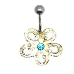 piercing de nombril avec une fleur en argent et un strass en son centre,très attractif .- bijouxbijoux.ch
